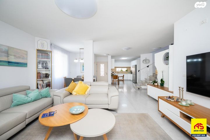 דו משפחתי, חן, מרכז פרדס חנה, פרדס חנה כרכור