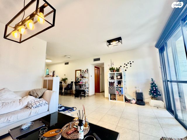 דירה, הלוטוס 12, קרית הפרחים - 2005, רעננה