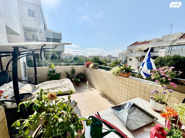 דירה, הלוטוס 12, קרית הפרחים - 2005, רעננה