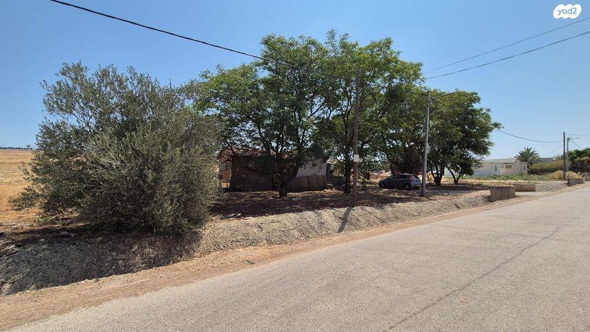 משק חקלאי/ נחלה, קיבוץ גלויות, הזורעים, הזורעים