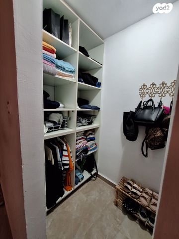 דו משפחתי, הערבה, נעורים, ערד