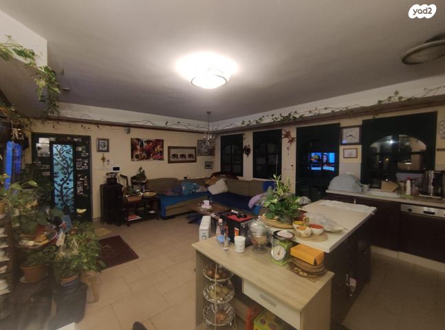 דירת גן, יאנוש קורצ'אק, קרית היובל, ירושלים