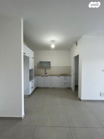 דירה, הכלנית, 2004, רעננה