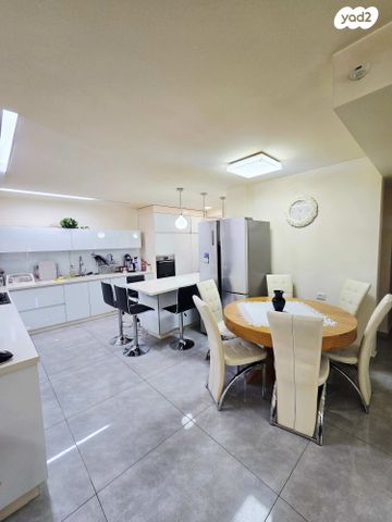 דירה, האלה, גני יער, לוד