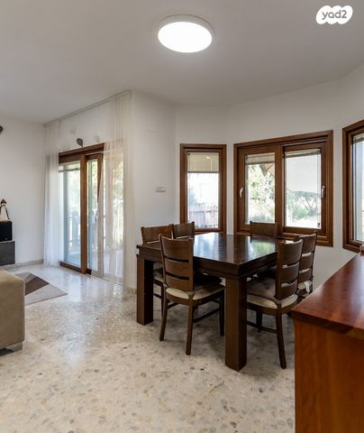 בית פרטי/ קוטג', רותם, שאר העיר, כפר ורדים