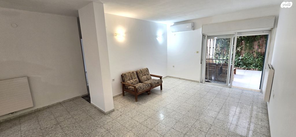 דירה, נווה מנחם, גבעת זאב