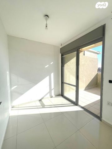 דופלקס, הרא"ה 9, ג' / מרכז מזרח העיר, רחובות