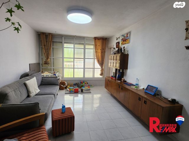 יוסף אהרונוביץ' 29