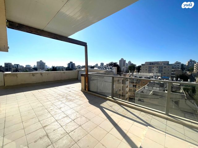 דופלקס, הרא"ה 9, ג' / מרכז מזרח העיר, רחובות