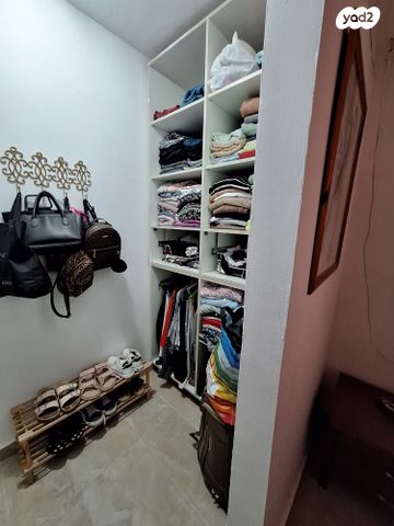 דו משפחתי, הערבה, נעורים, ערד