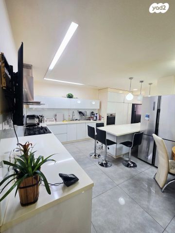 דירה, האלה, גני יער, לוד