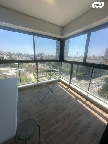 דירה, הרצליה