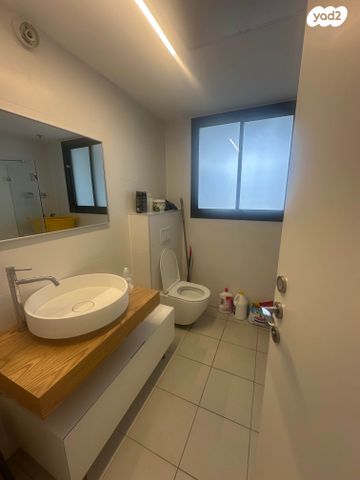 דירה, הרצליה