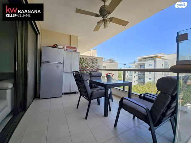 גג/ פנטהאוז, הגדוד העברי, רעננה