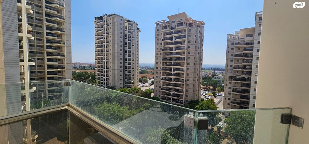 דירה, יצחק בן צבי 6, מתחם 200, הוד השרון