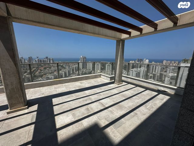 גג/ פנטהאוז, קרל פופר, קרית המדע, נתניה