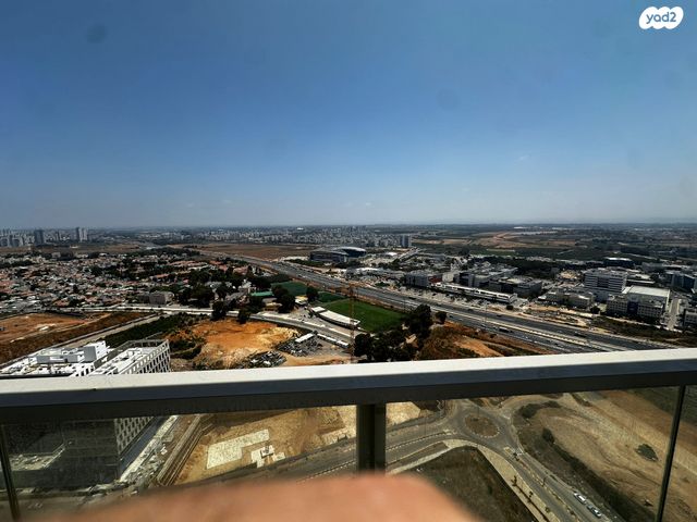 גג/ פנטהאוז, קרל פופר, קרית המדע, נתניה