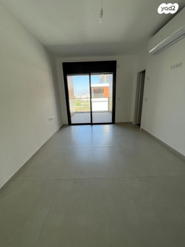 גג/ פנטהאוז, הכלנית, 2004, רעננה