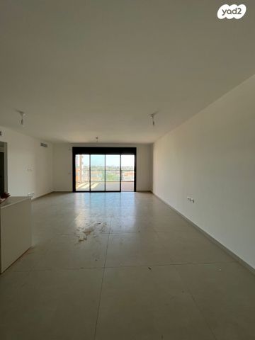 גג/ פנטהאוז, הכלנית, 2004, רעננה