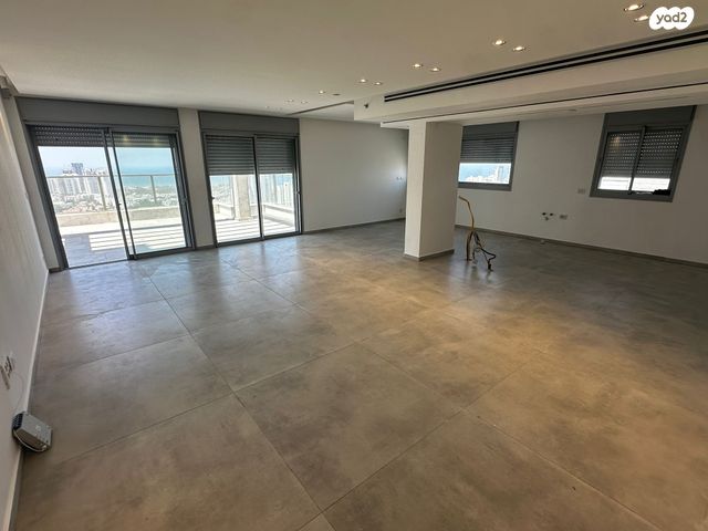 גג/ פנטהאוז, קרל פופר, קרית המדע, נתניה