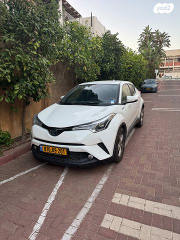 מודעת רכב טויוטה C-HR