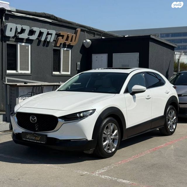 מודעת רכב מאזדה CX-30