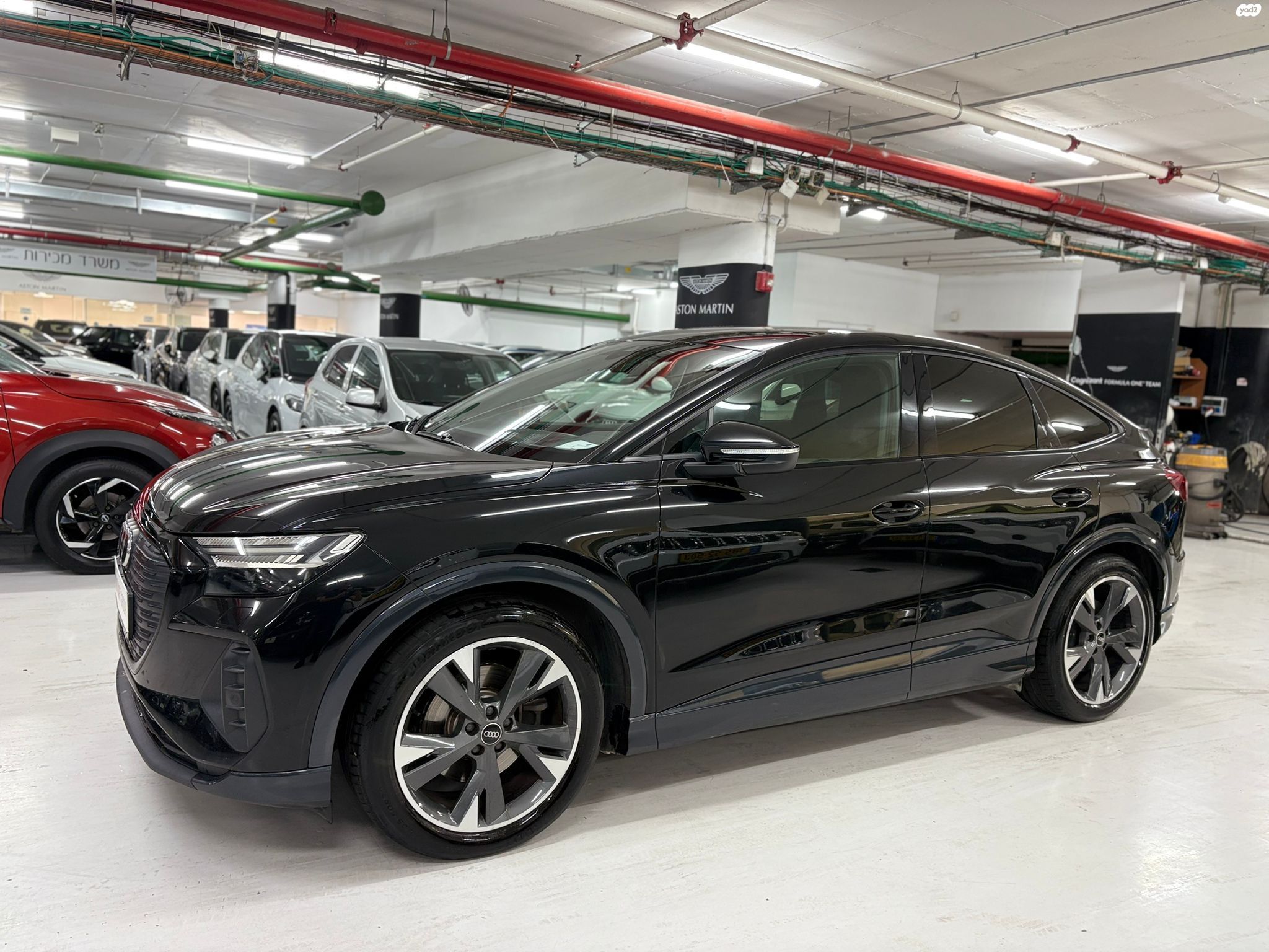 מודעת רכב אאודי Q4 e-tron