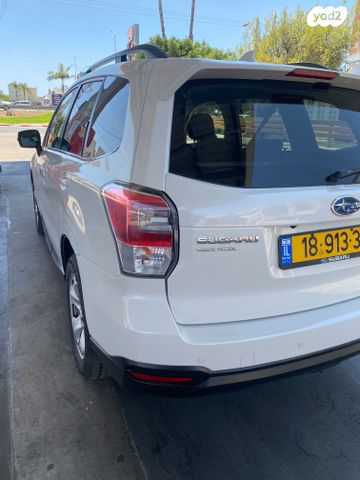 סובארו פורסטר