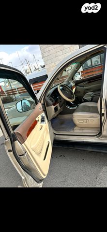 טויוטה לנד קרוזר