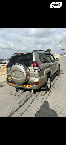 טויוטה לנד קרוזר