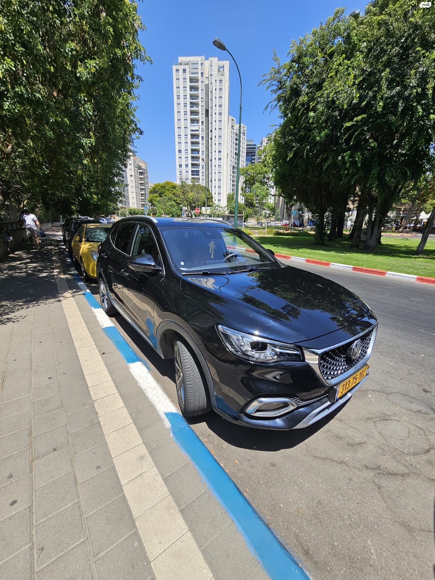 מודעת רכב אם ג'י EHS PHEV