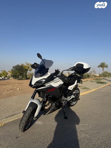 ב.מ.וו F900XR
