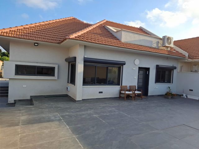 חבצלת השרון 41