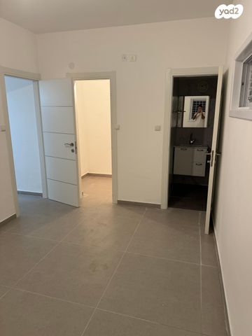 דירה, תל חי 31, מרכז, כפר סבא