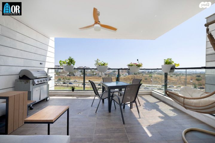 דירה, יעקב דורי, נאות שמיר, רמלה