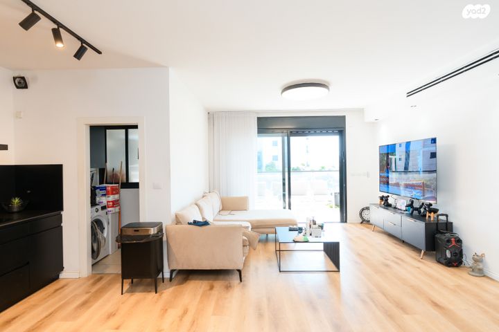 דירה, אור ים, אור עקיבא