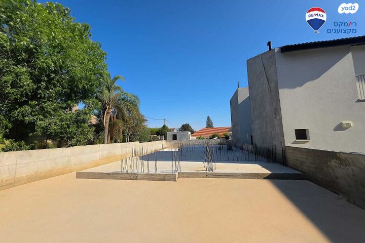 מגרשים, הר הנגב, בית אליעזר, חדרה