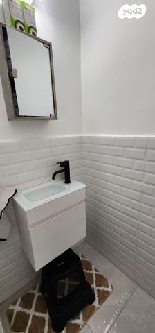 דו משפחתי, יצחק וידרקר 19, חדרה