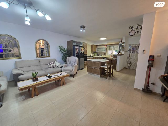 בית פרטי/ קוטג', גן יבנה מערב, גן יבנה