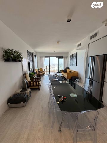 דירה, יצחק שדה, דרום מערב ותיק, בת ים