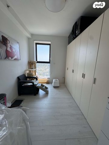 דירה, יצחק שדה, דרום מערב ותיק, בת ים