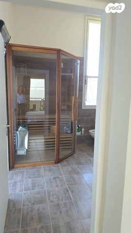 דו משפחתי, אבן יהודה