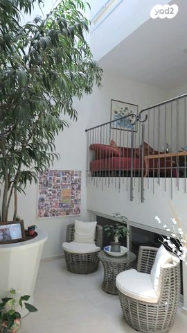 דו משפחתי, אבן יהודה