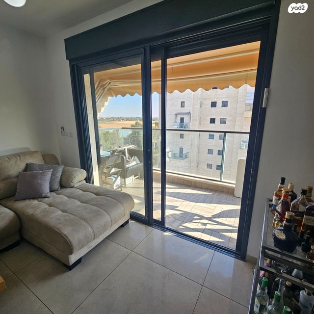 גג/ פנטהאוז, שמעון פרס, המחנה הצבאי, קרית מלאכי