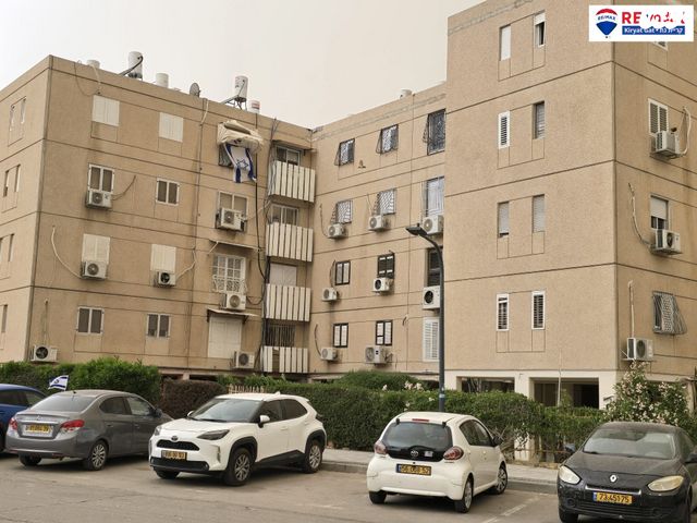 שדרות השופטים 18