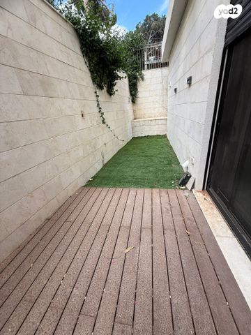 דירת גן, שדרות ודג'ווד, מרכז הכרמל, חיפה