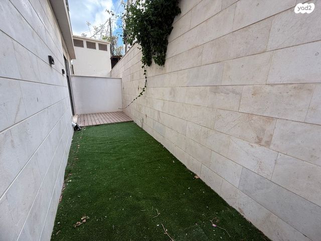 דירת גן, שדרות ודג'ווד, מרכז הכרמל, חיפה