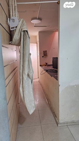 חנויות/ שטח מסחרי