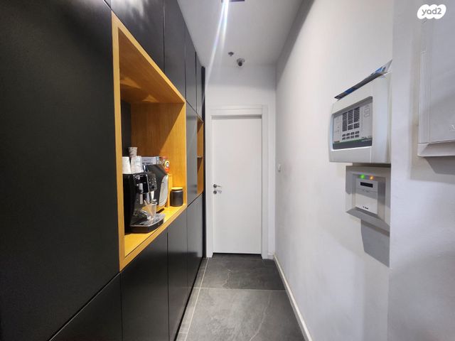 חנויות/ שטח מסחרי, נחום חת, שאר העיר, חיפה