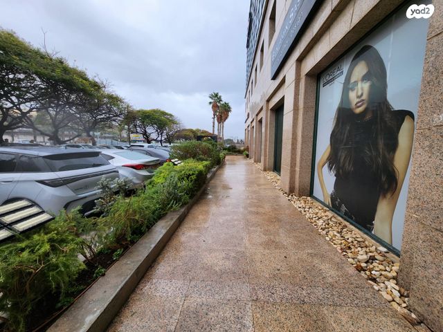 חנויות/ שטח מסחרי, נחום חת, שאר העיר, חיפה